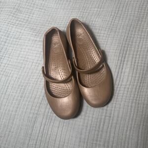 CROCS Flat Alice Slip On Brown Ballet Slip Resistant Shoes Women Sz 6 EUC